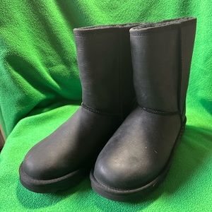 Brand new uggs size 9